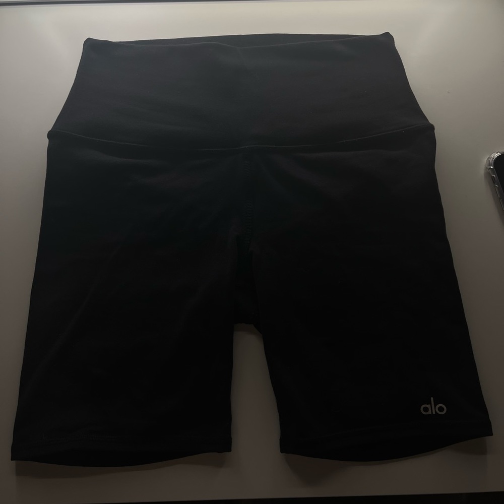 Plain black Alo yoga biker shorts